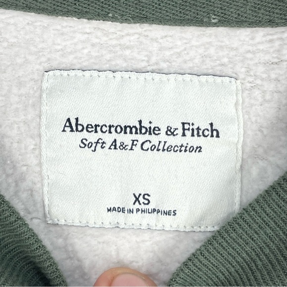 Abercrombie Destination Sunday Crew Sweatshirt
Women Size XS - Picture 5 of 6